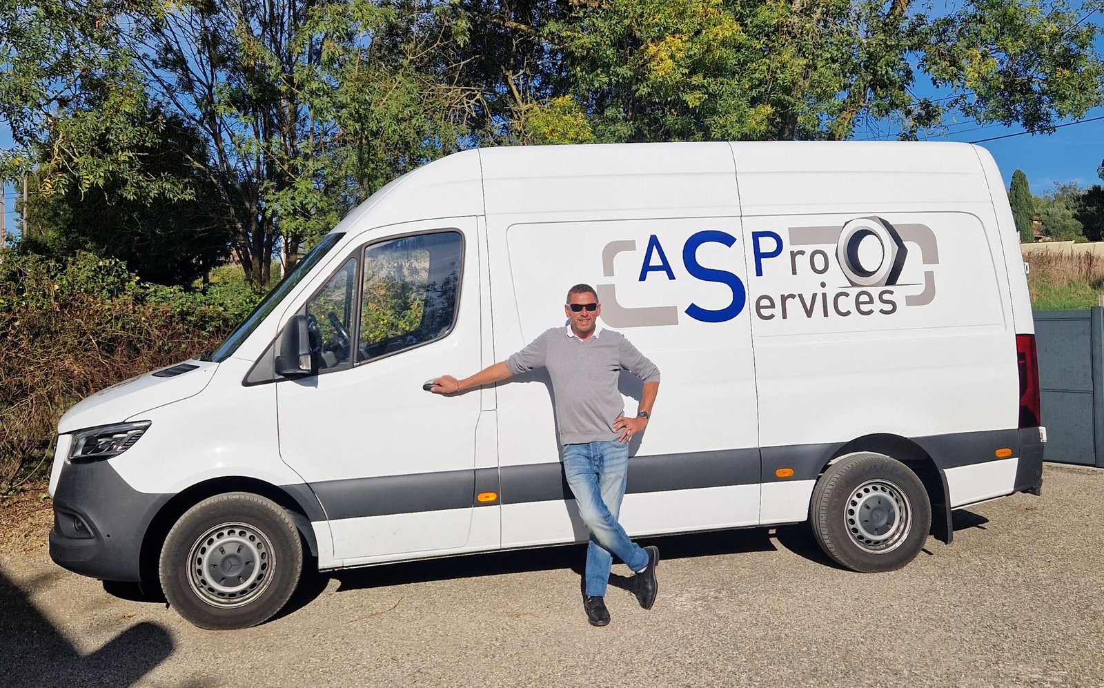 Stive, fondateur AS PRO SERVICES en visite chez un client